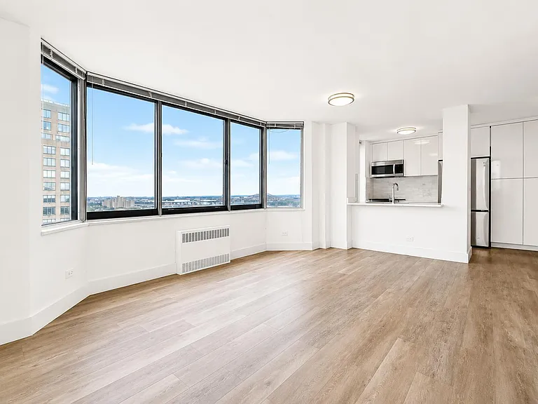 1735 York Ave #30AA — Photo 3