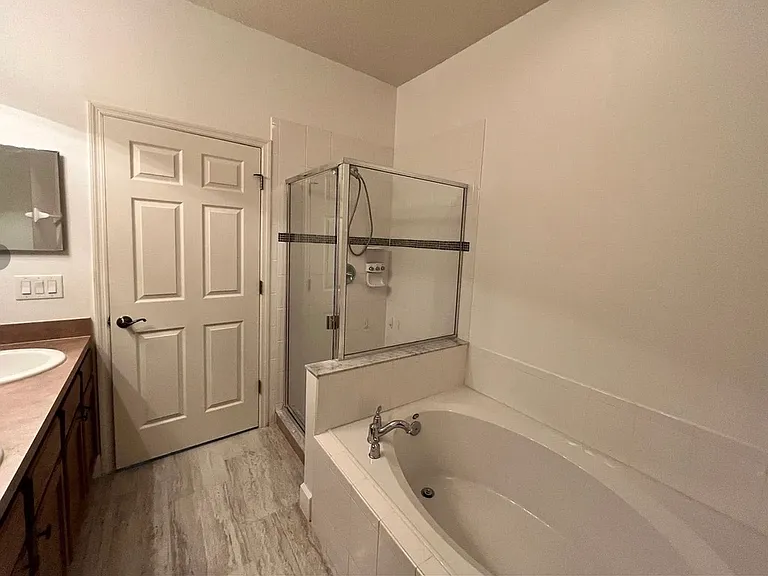 3641 Titanic Cir — Photo 17