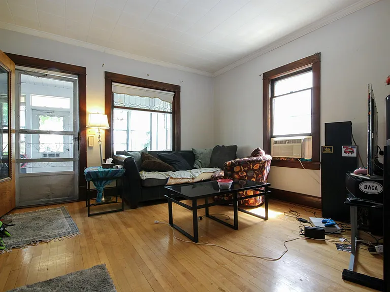 1091 12th Ave SE — Photo 3