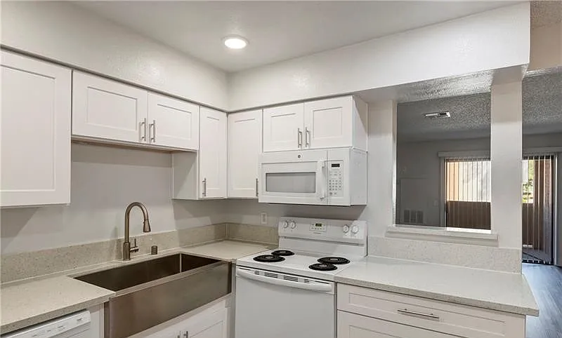 1 bed, 704 sqft, $1,195 — Photo 4