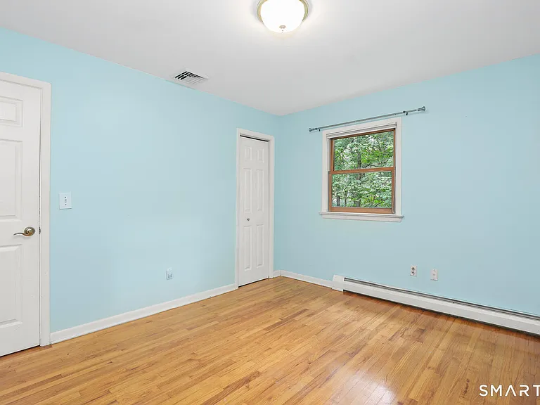 122 Deforest Rd — Photo 25