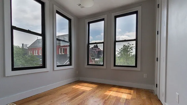 Rented by EXR | media 23