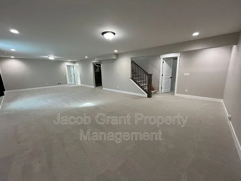 5694 Eaglewood Dr — Photo 6