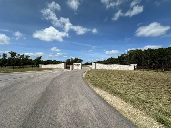 251 Stargazer Dr, Lampasas, TX 76550