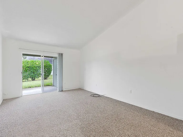 38070 Daughtery Rd — Photo 12