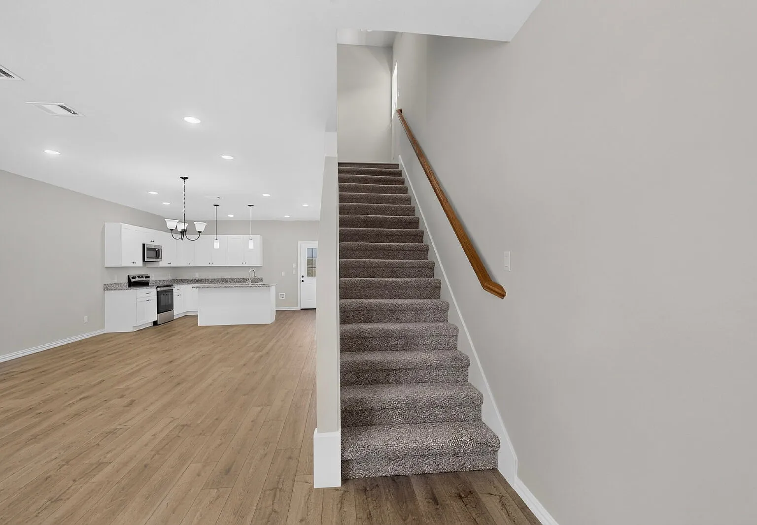 3 bed, 3.0 bath, 1478 sqft, $2,000 — Photo 3
