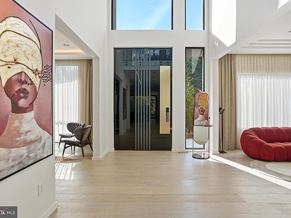 3rd image of 9408 Old Courthouse Rd