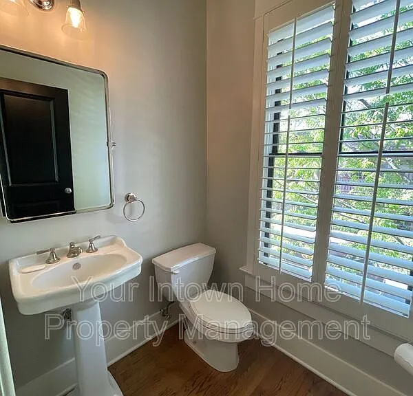 1867 Gordon Mnr NE — Photo 18