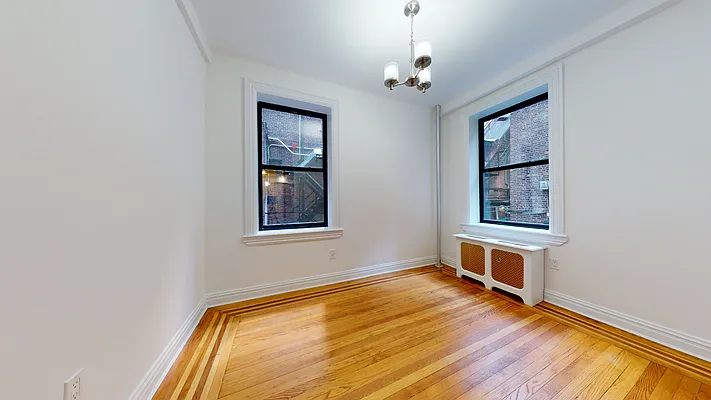 Rented by Bond New York | media 29