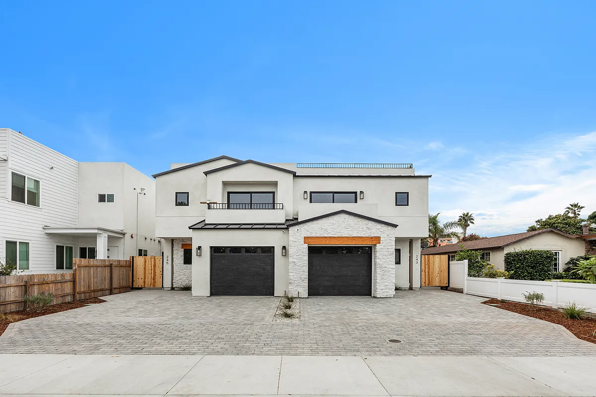 3 bed, 2.5 bath, 1868 sqft, $5,000 — Photo 1