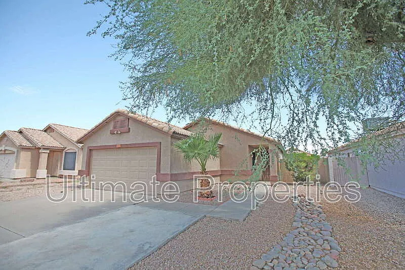 3 bed, 2.0 bath, 1444 sqft, $1,995 — Photo 2
