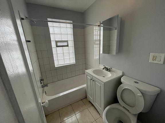 3rd image of 3078 N Elston Ave APT 2