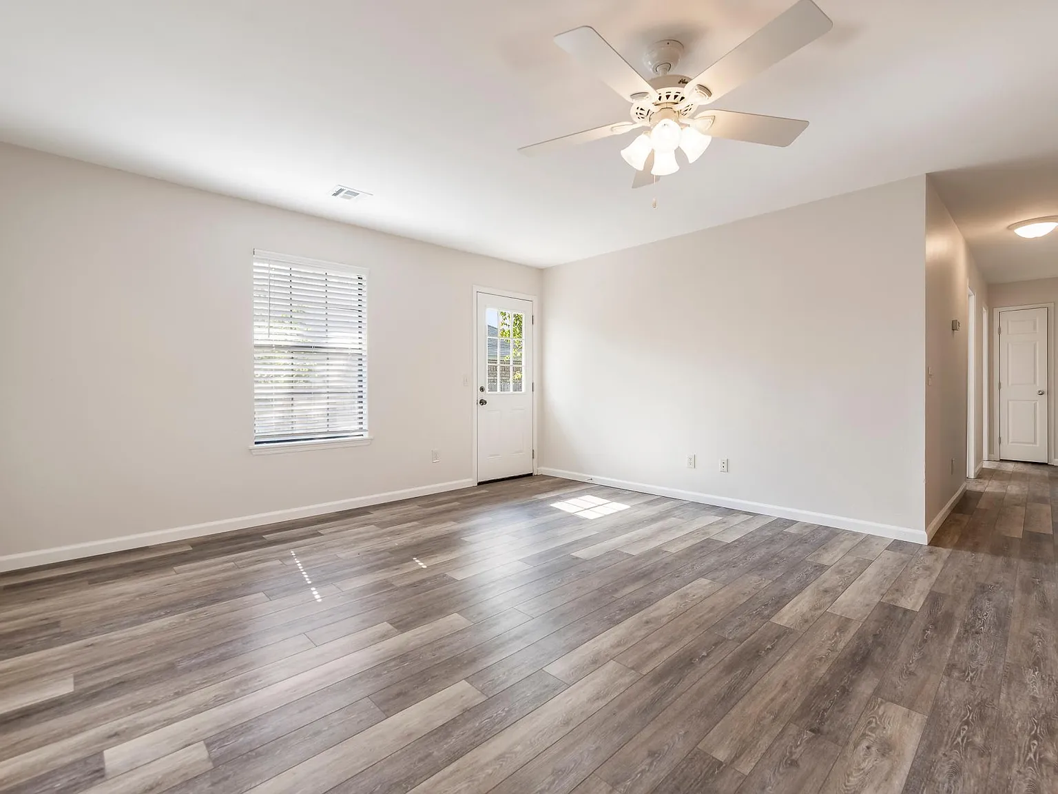 3 bed, 1500 sqft, $1,575 — Photo 3