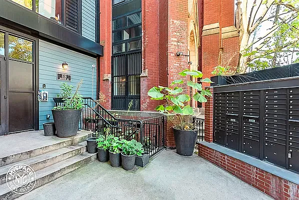 Rented by MySpaceNYC | media 53