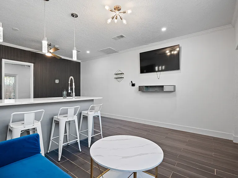 2608 W Swann Ave #D — Photo 4
