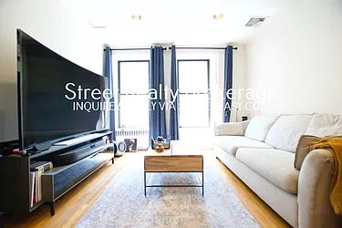 Rented by Street Realty Brokerage LLC