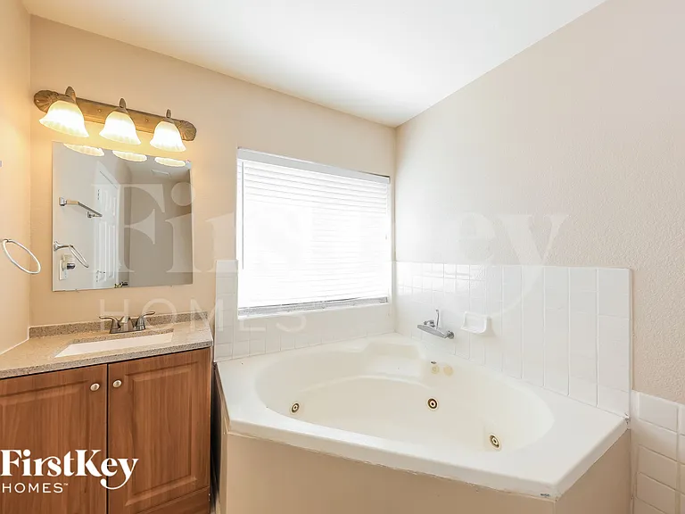 11740 N 80th Dr — Photo 10