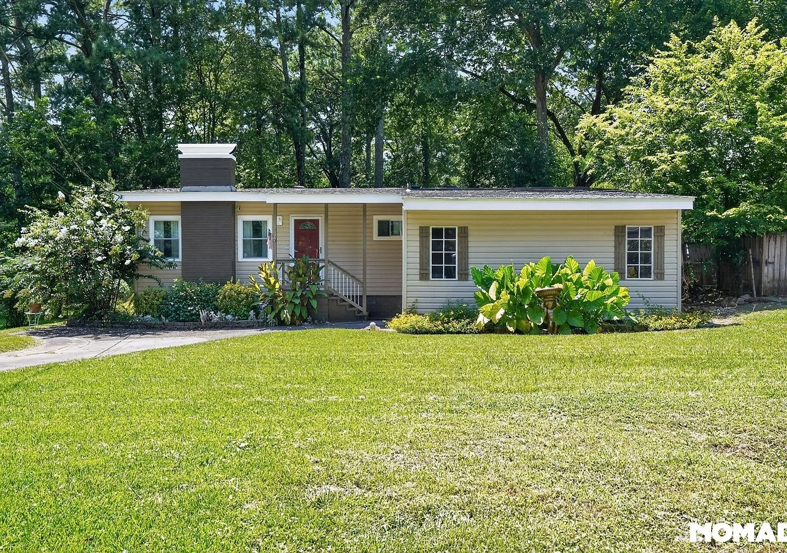 Charming 3BR/2Bath House in Birmingham w/Hot tub — Photo 2