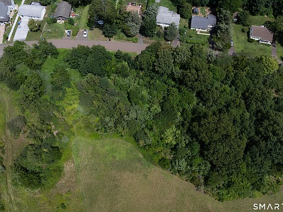 3rd image of 1 Highland Dr