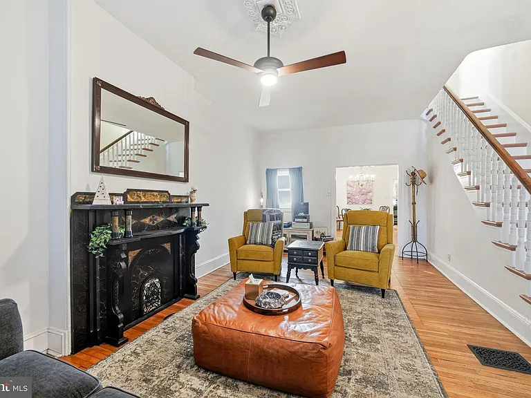 346 E Union St — Photo 11