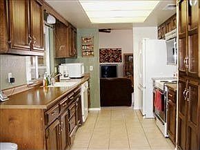 3rd image of 12111 Saint Marys Dr NE