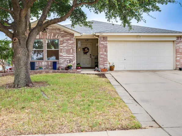 1001 Dusty Palomino Dr, Fort Worth, TX 76179