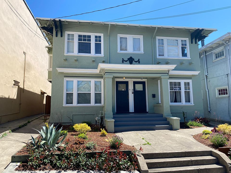 Flat is the upper right, and right door is the entrance