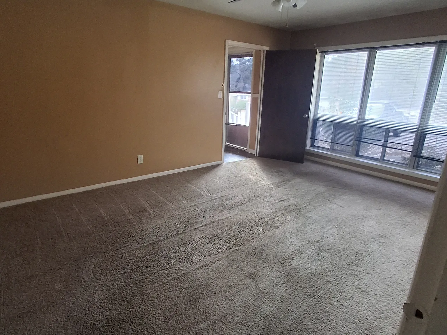 2 bed, 1047 sqft, $1,175 — Photo 2