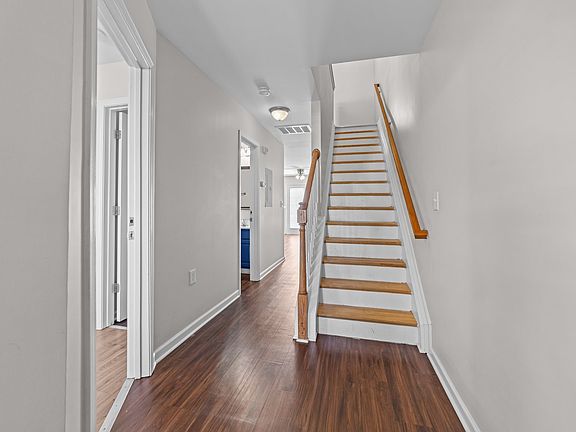 3rd image of 2001 Sherwood St #2003