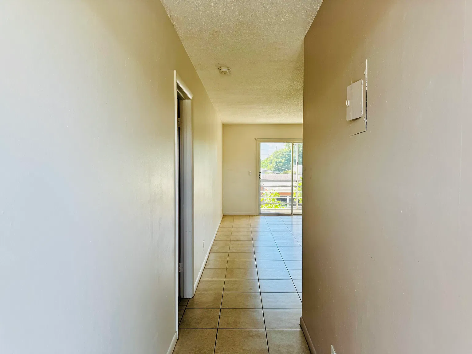 1 bed, 1.0 bath, 596 sqft, $1,550 — Photo 4