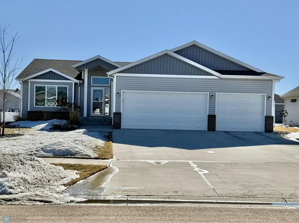 6638 57th Ave S, Fargo, ND 58104