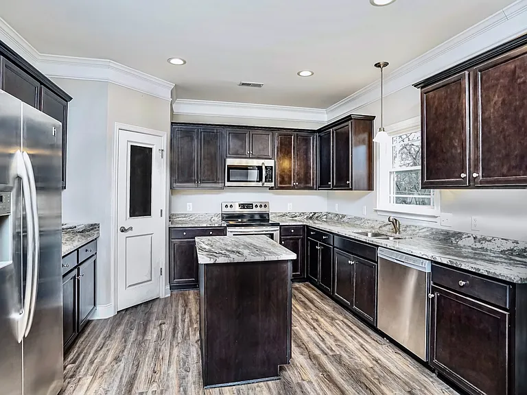206 Snow St — Photo 11
