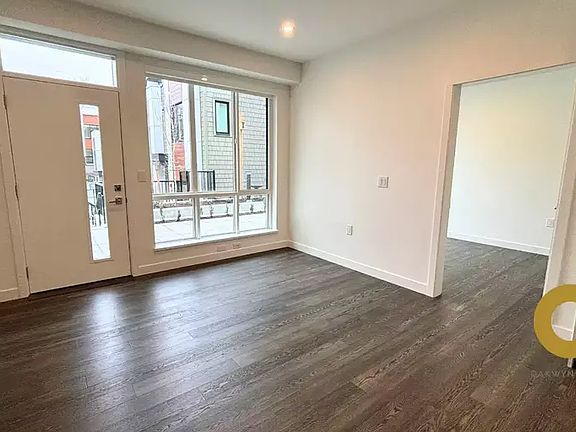 4th image of 813 W 33rd Ave #1A
