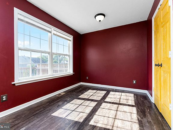 5th image of 203 Regina Ln