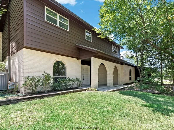 2821 Cherry Creek Cir, Bryan, TX 77802
