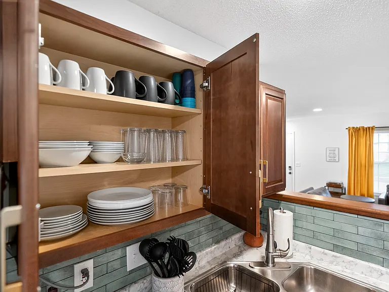 2126 Hungerford Dr — Photo 14