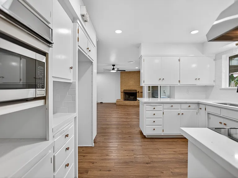 5940 Gloria Dr #0 — Photo 17