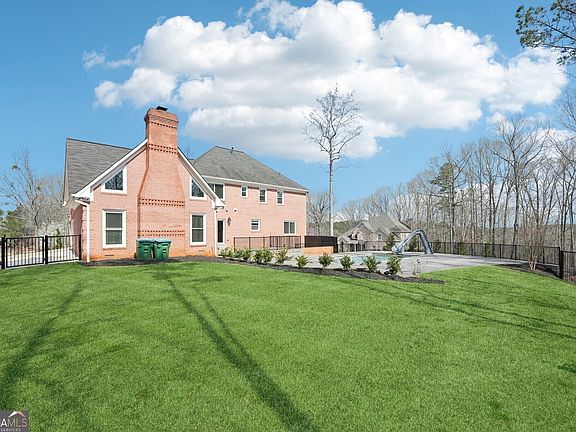 5th image of 1600 Spring Arbor Ct SW