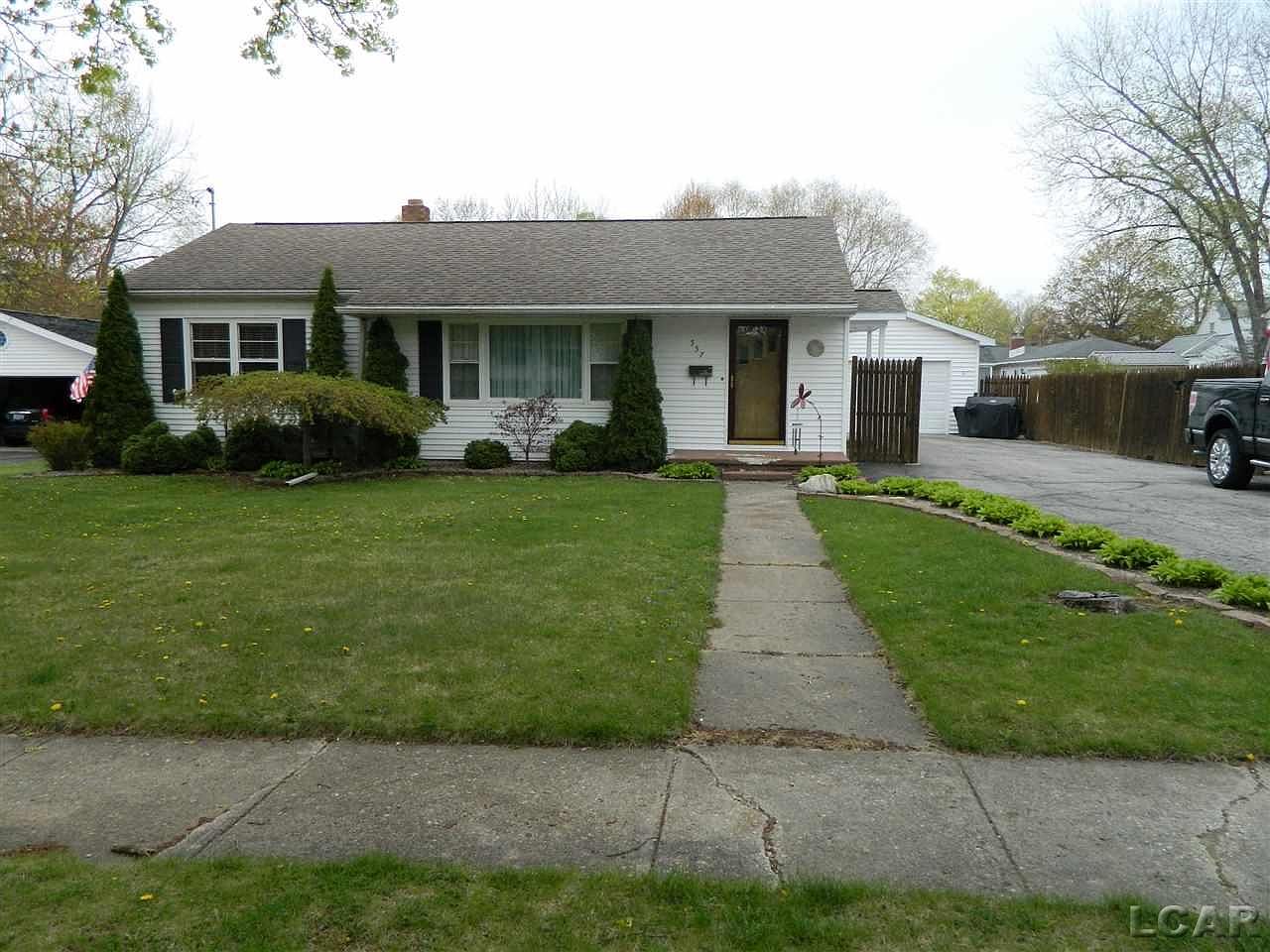 557 N McKenzie St, Adrian, MI 49221 Zillow