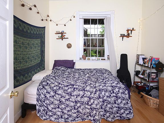 3rd image of 203 W Clay St #A