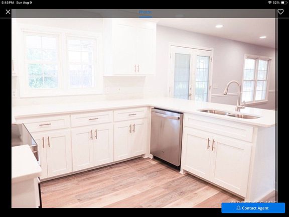 4th image of 300 S Oak Ridge Dr