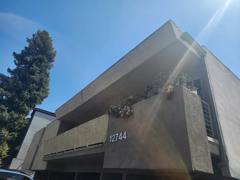 12744 Moorpark St #3 — Photo 48