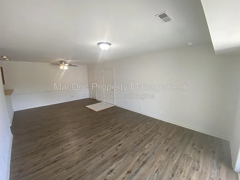 100 Chesterfield Ln #302 — Photo 5