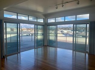 2303 W Commodore Way #PENTHOUSE, Seattle, WA 98199