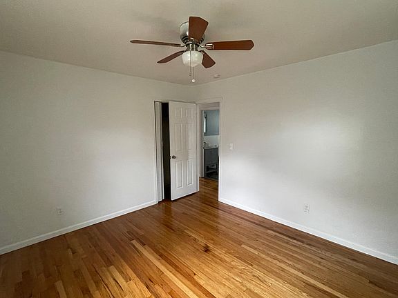 4th image of 11276 Republic Ave