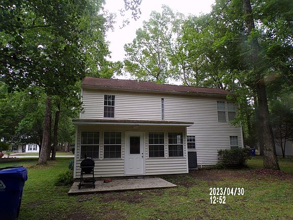 3rd image of 2107 Pinehurst Ave