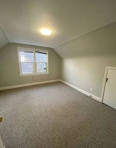 12 Margaret Ave N — Photo 13