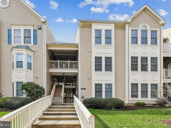 12229 Fairfield House Dr APT 210A, Fairfax, VA 22033