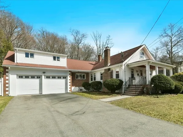 136 Ellis St, Westwood, MA 02090