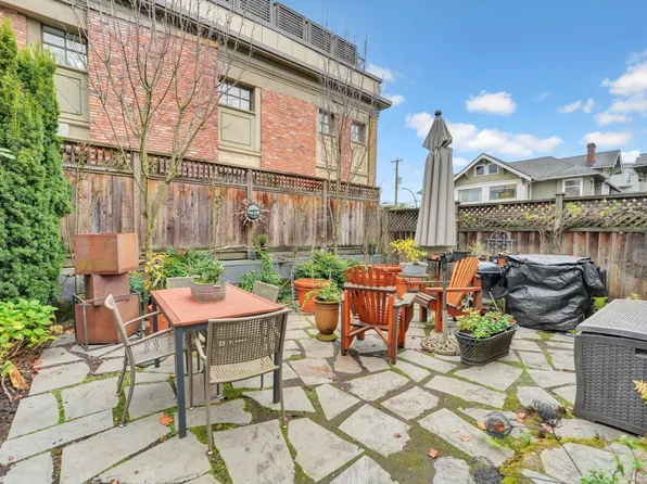 2303 W 3rd Ave, Vancouver, BC V6K 1L6